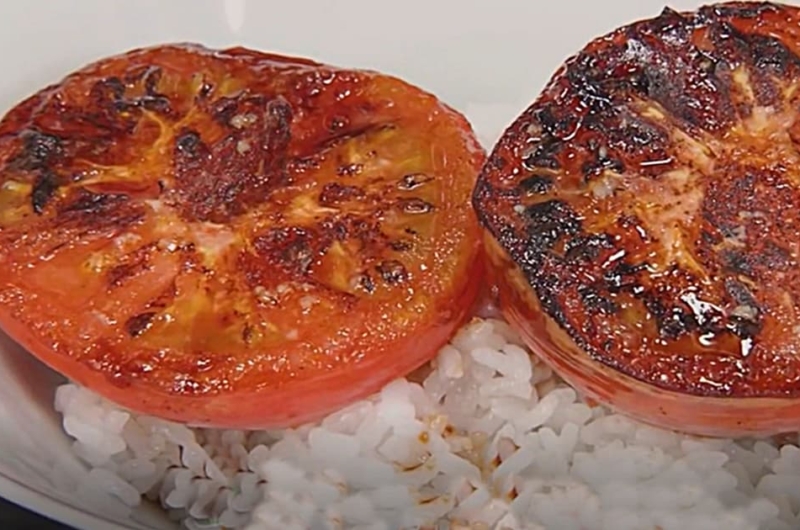 焼きトマト丼（レシピリレー「夏のスピード丼」飛騨和緒）