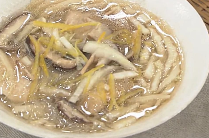 「白菜と鶏の蒸しスープ」ワタナベマキ