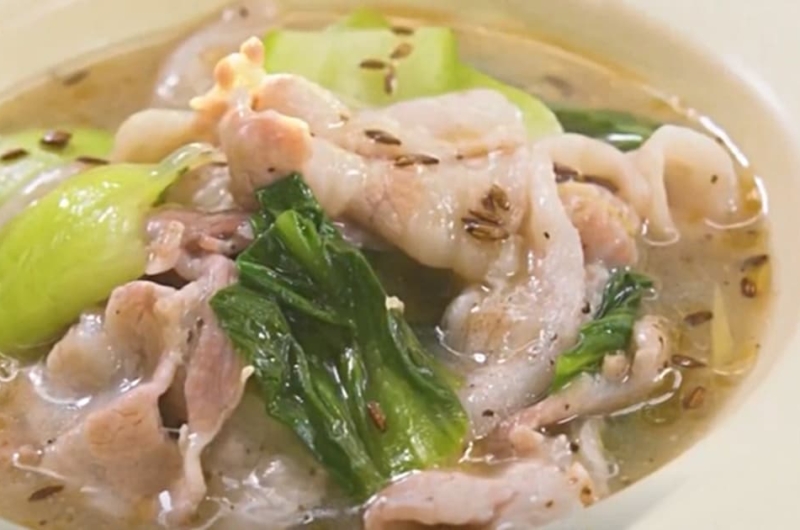「豚肉とチンゲンサイの中華風スープ」印度カリー子