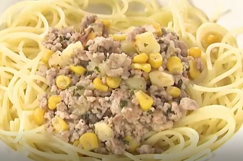 ひき肉と焼きじゃがいものホワイトミートソース